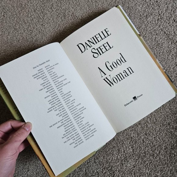 4/$25 A Good Woman by Danielle Steel - Hardcover - Picture 2 of 5